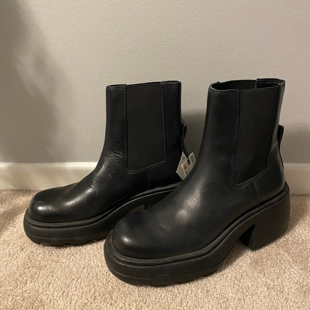 BNWT - Zara Sleek Black Ankle Boots